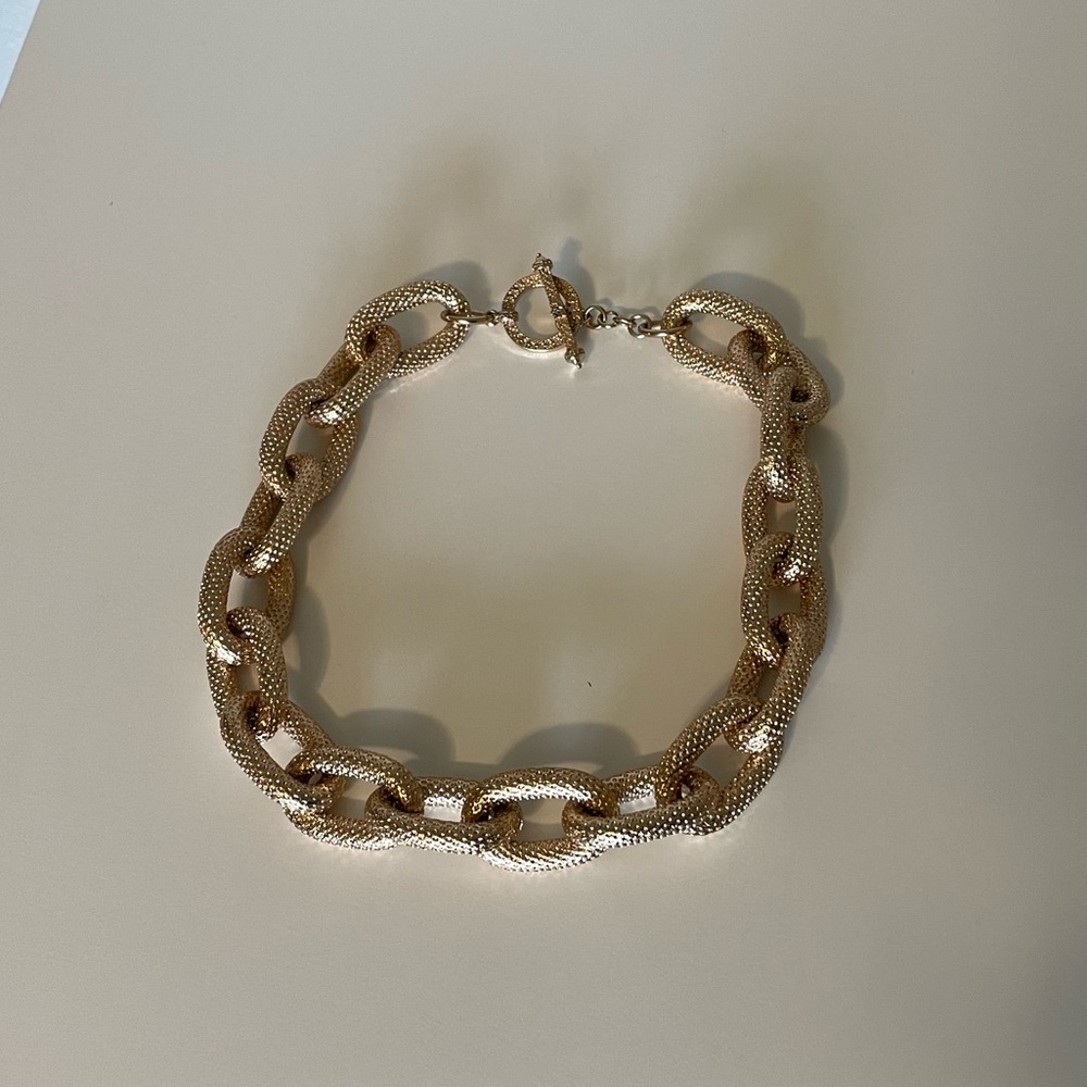Gold chain necklace